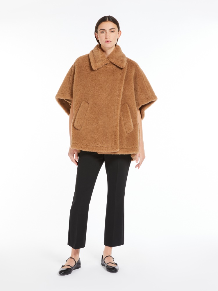 Teddy fabric cape - CAMEL