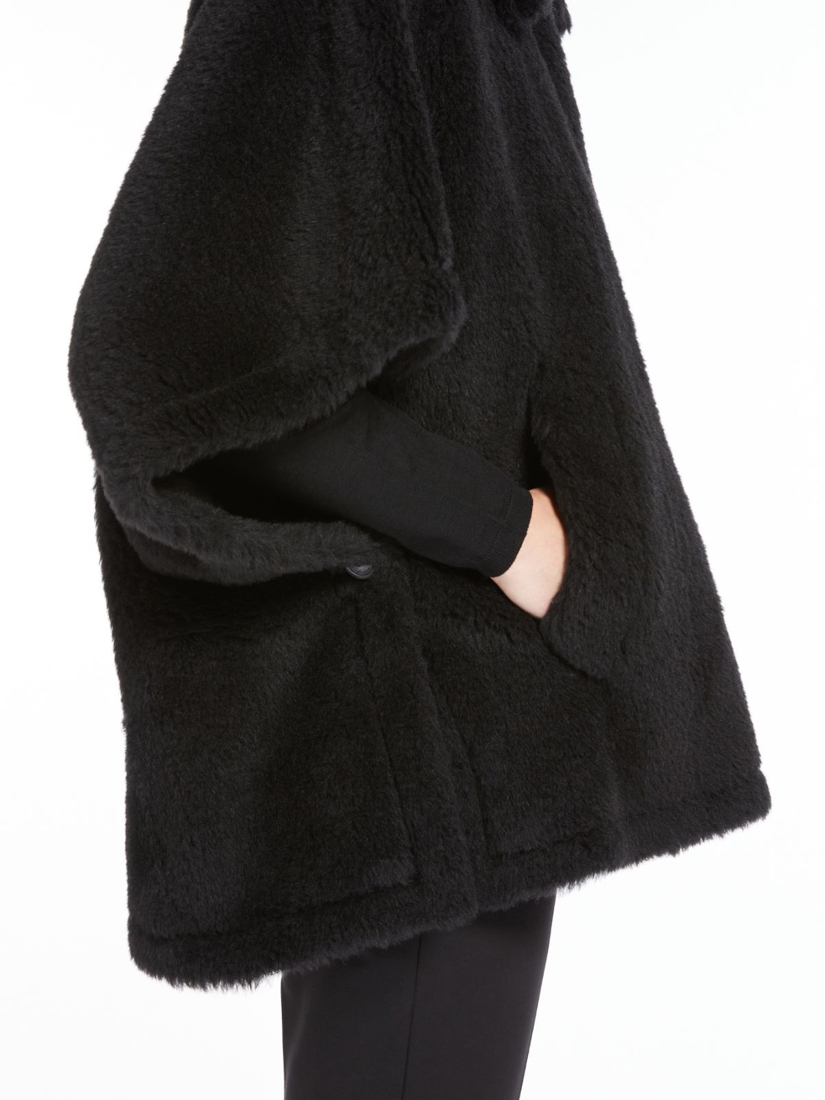 Cape in alpaca and wool Teddy fabric - BLACK - 4
