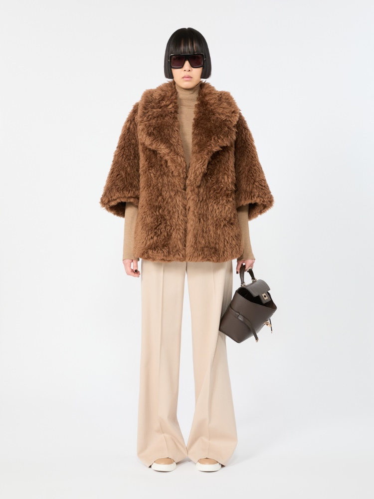 Wool cape with a soft texture - BROWN