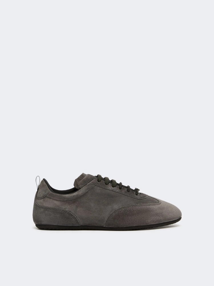 Flache Sneaker aus Spaltleder - MITTELGRAU