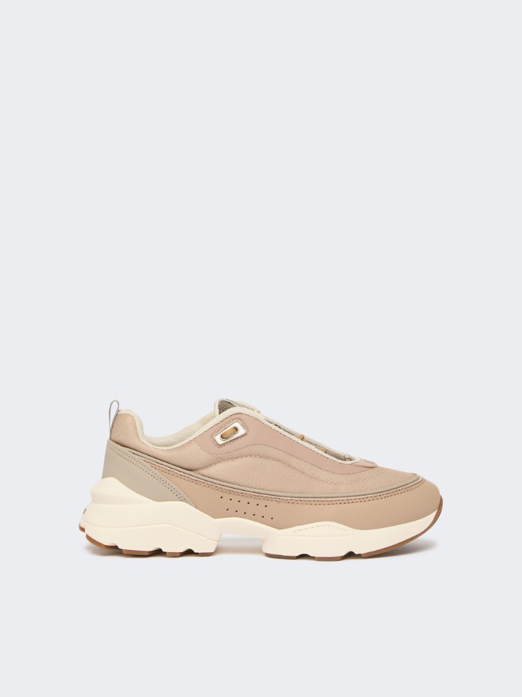 Running shoes in technical fabric and leather - CAMEL