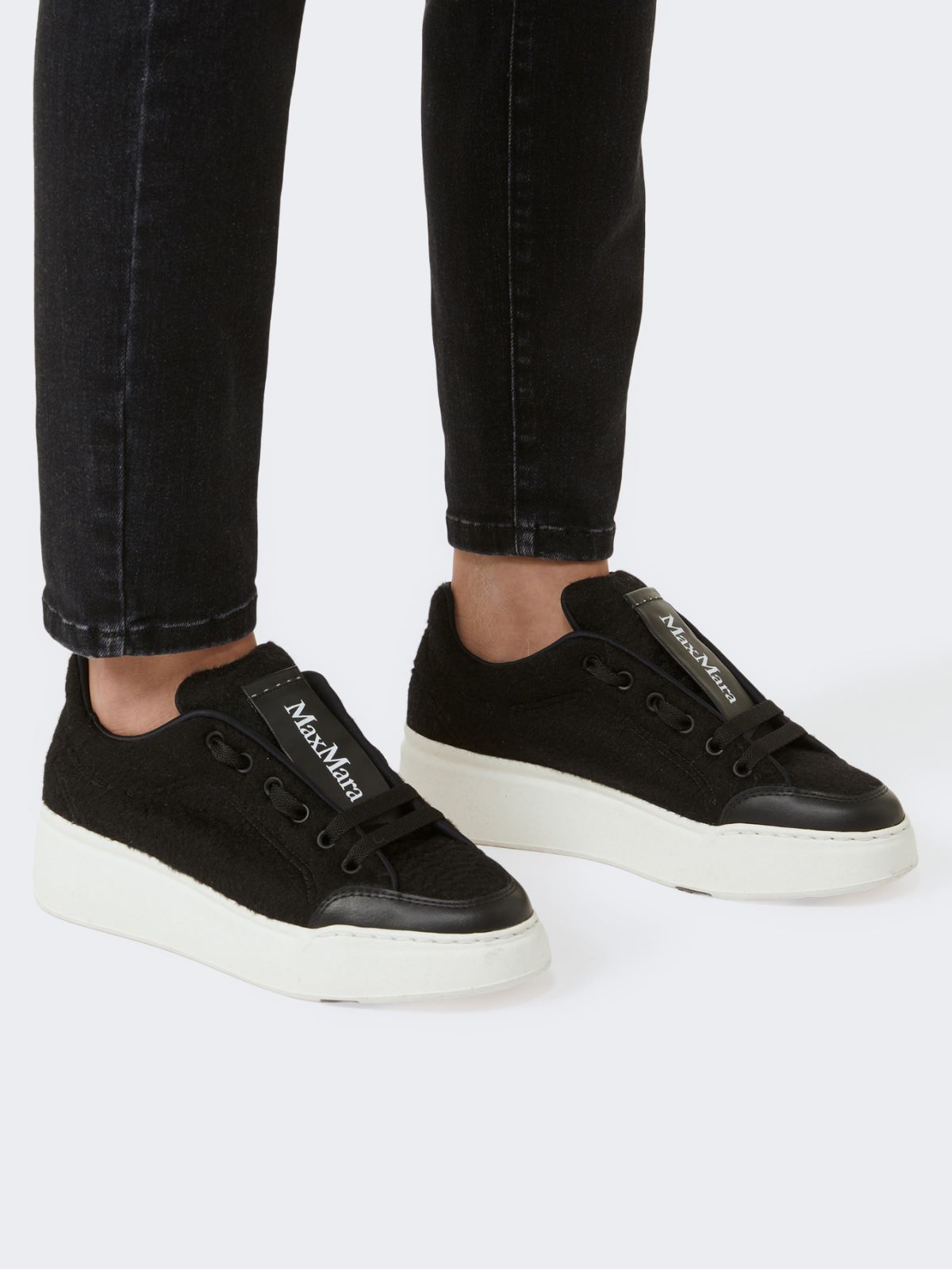 Water-repellent camel sneakers - BLACK