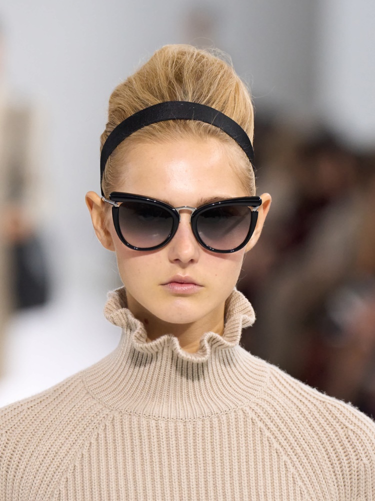 Brille aus Acetat in Schmetterlingsform + SCHWARZ - Max Mara