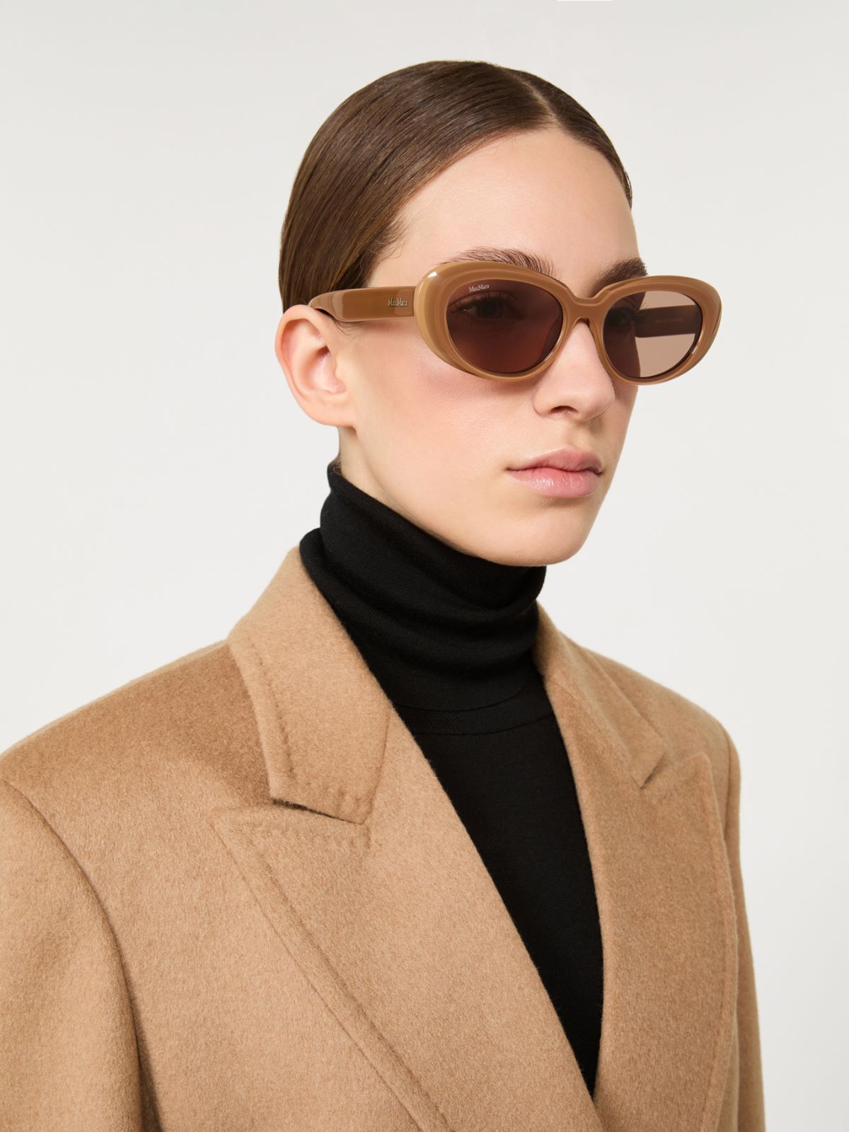 Oval sunglasses - CAMEL