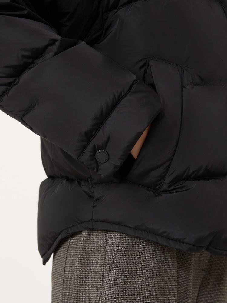 Water-repellent technical taffeta down jacket - BLACK