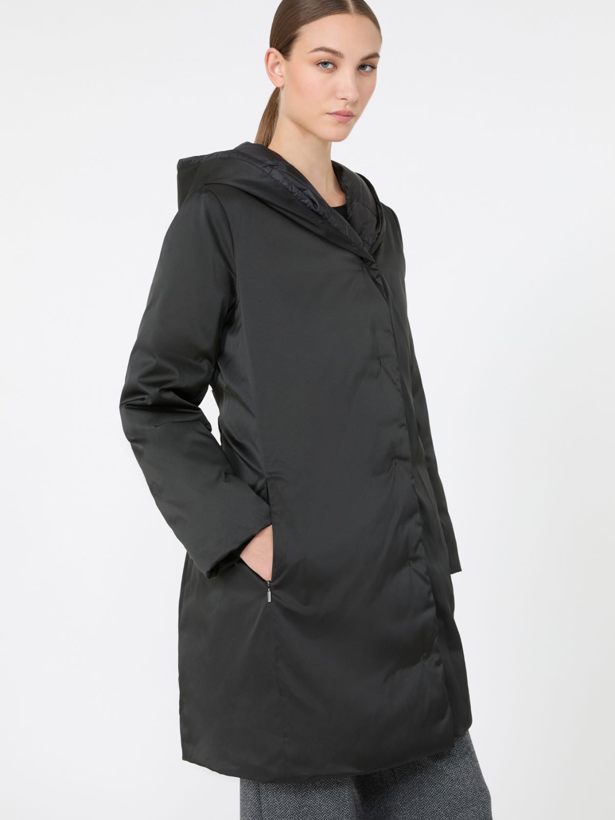 Reversible down jacket in water-repellent taffeta - BLACK - Max Mara - 4