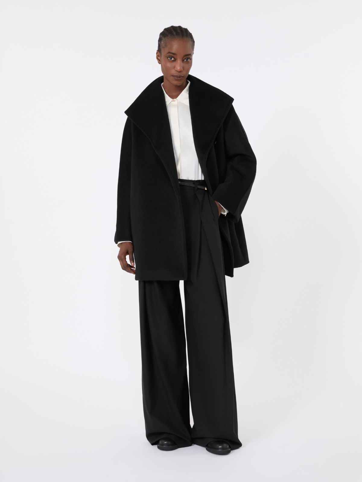 Cocoon-fit wool coat - BLACK