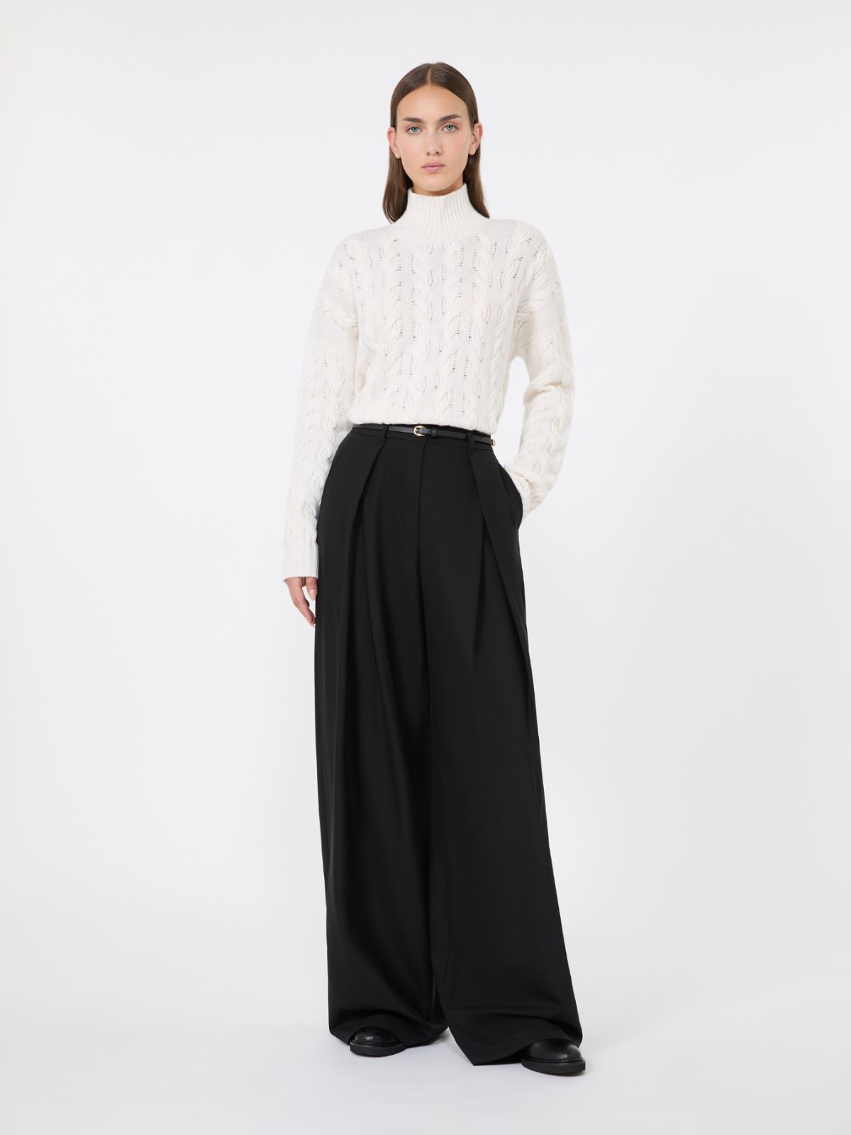 Comfortable wool and cashmere sweater - WHITE