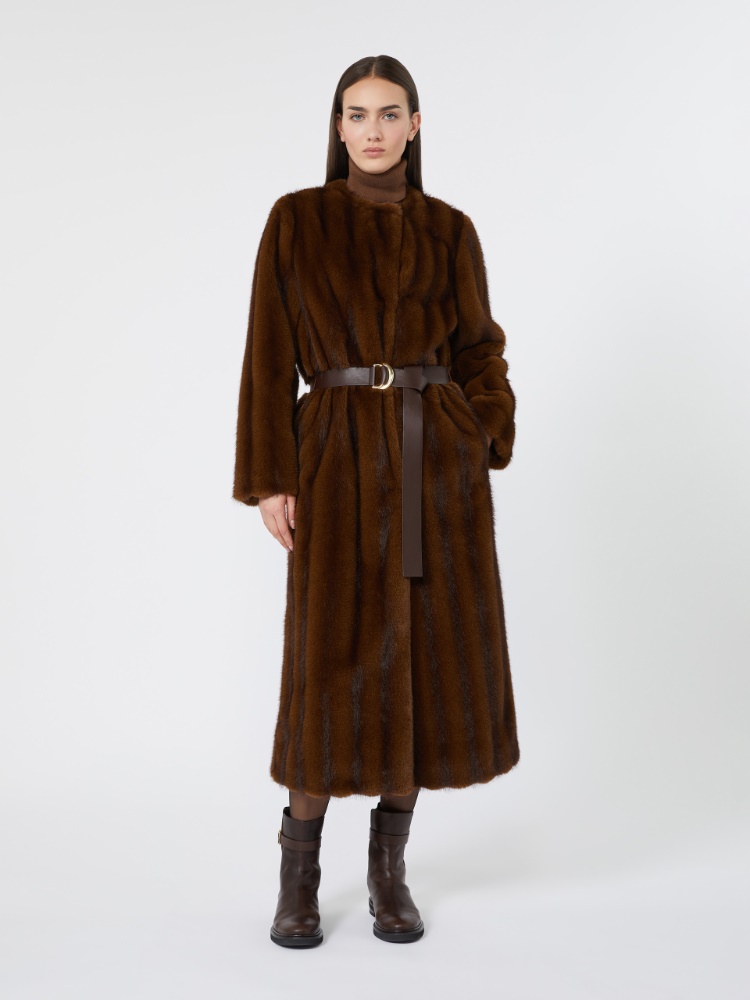 Fluffy-textured long coat - HAZELNUT BROWN