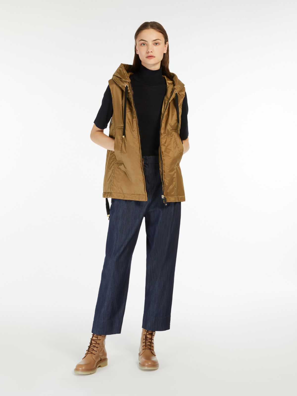 Padded water-repellent hooded gilet - CARAMEL