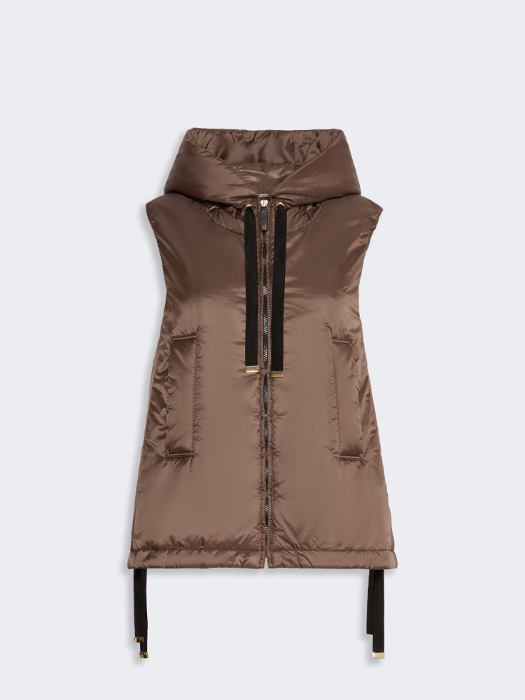 Padded water-repellent hooded gilet