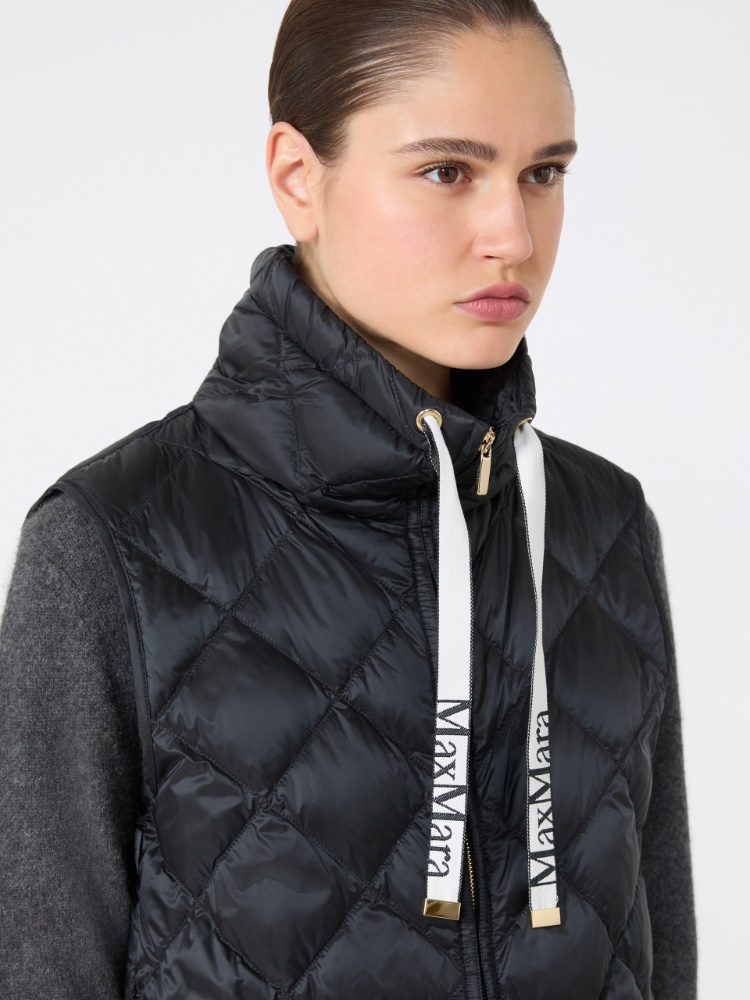 Diamond-patterned water-repellent canvas padded gilet - BLACK