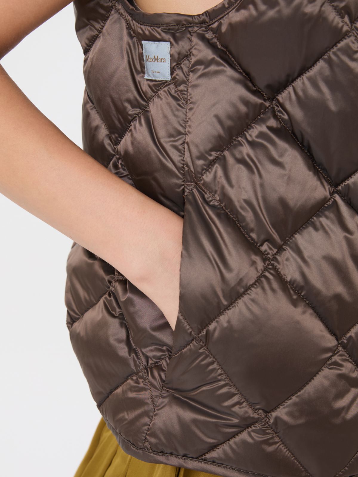 Diamond-patterned water-repellent canvas padded gilet - BROWN - Max Mara - 5