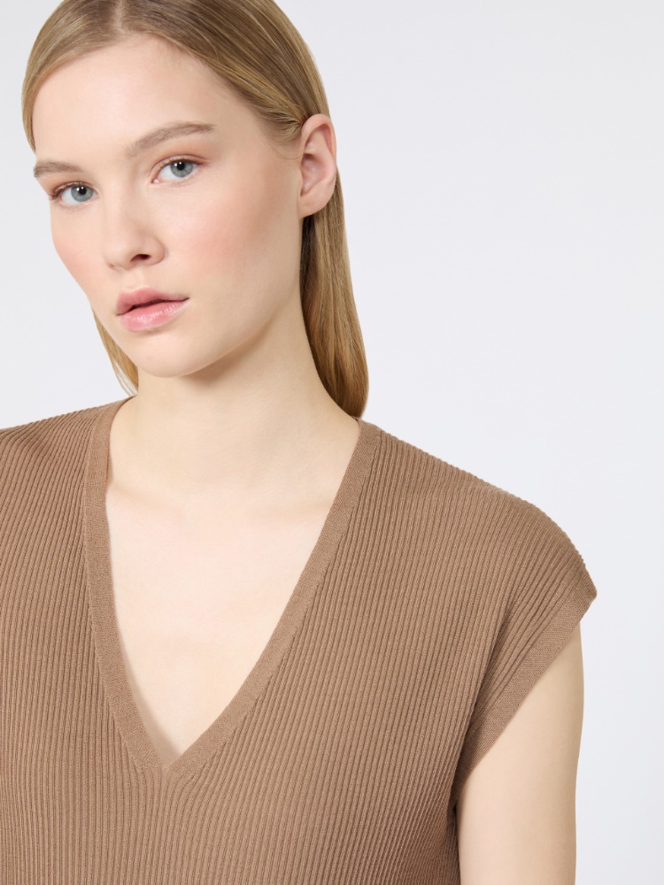 Ribbed woollen yarn gilet - CAMEL - 4