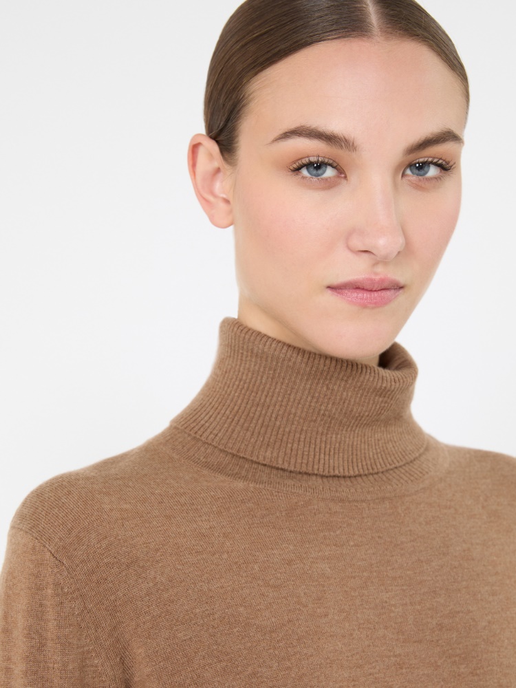 Wool polo-neck sweater with branded patch detail - CAMEL - Max Mara - 4