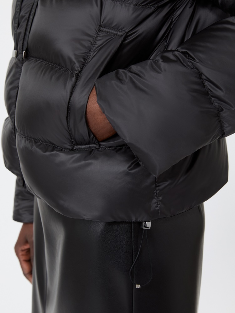 Short water-repellent plain-weave fabric puffer jacket - BLACK - Max Mara - 5
