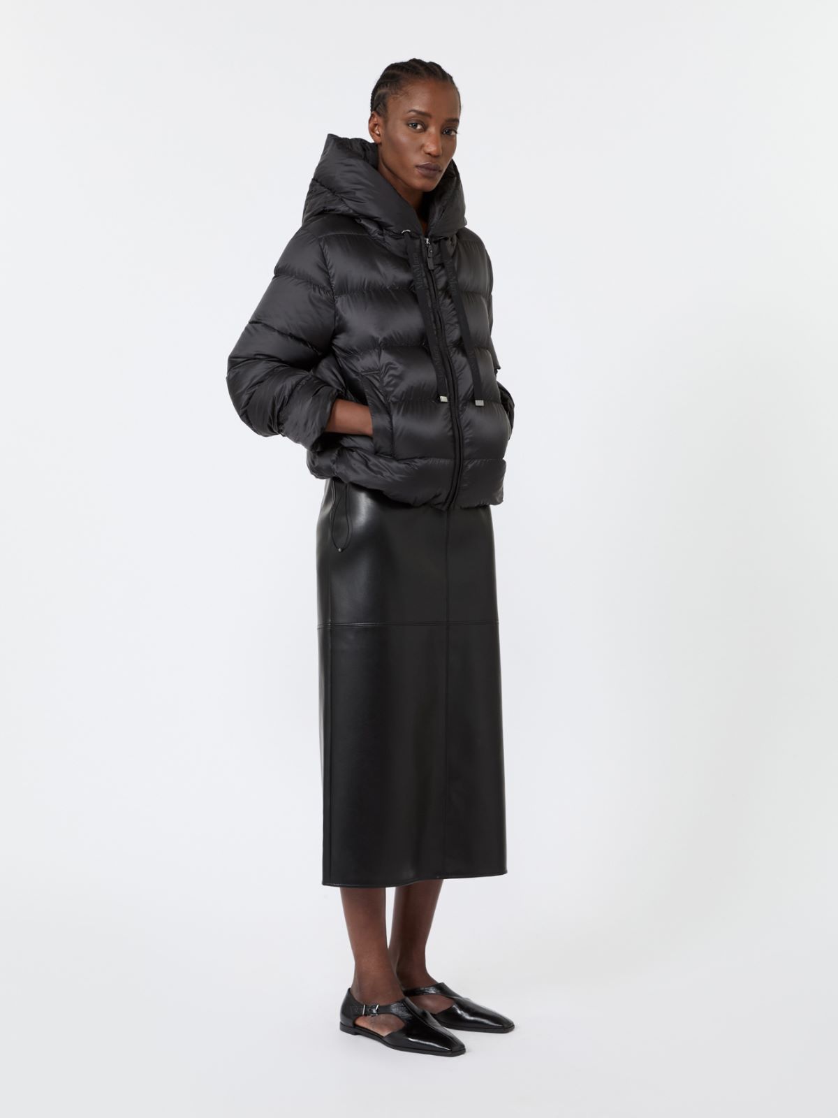 Short water-repellent plain-weave fabric puffer jacket - BLACK - Max Mara