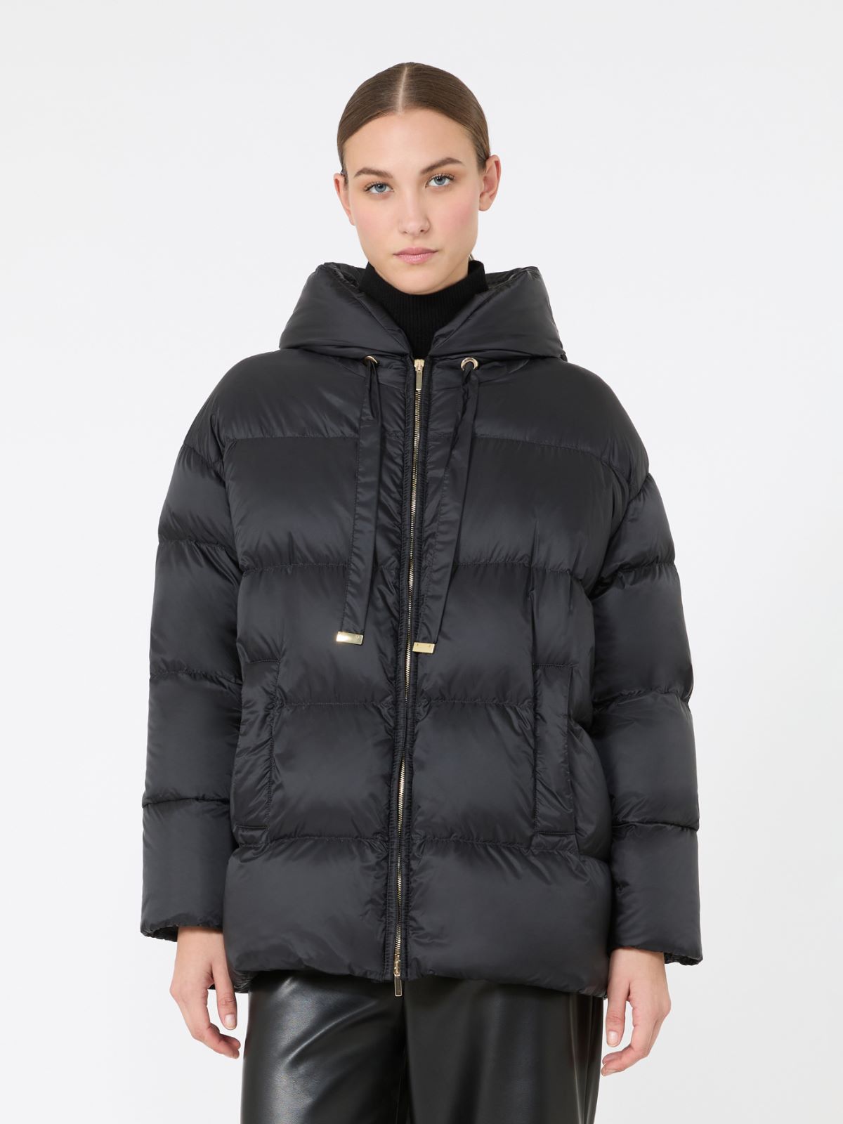 Short roomy puffer jacket in water-repellent fabric - BLACK - Max Mara - 2