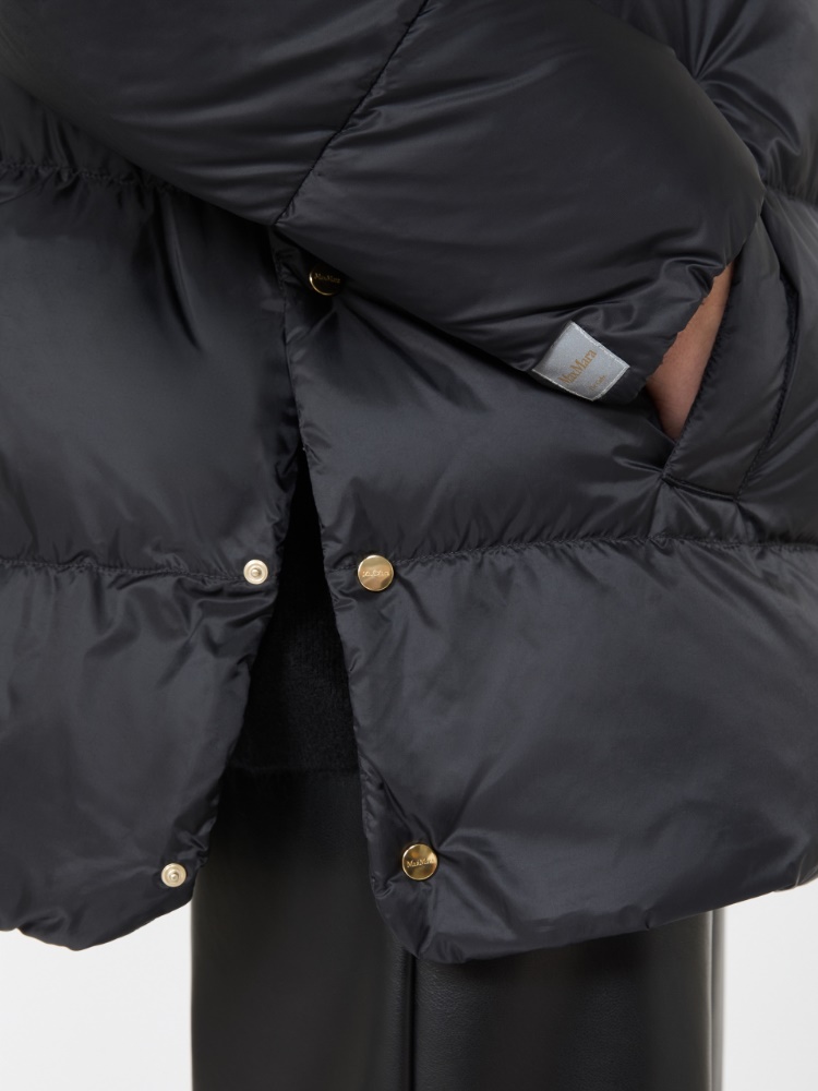 Short roomy puffer jacket in water-repellent fabric - BLACK - Max Mara - 4