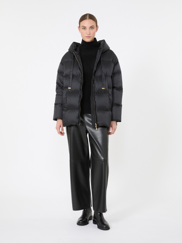 Short roomy puffer jacket in water-repellent fabric - BLACK - Max Mara