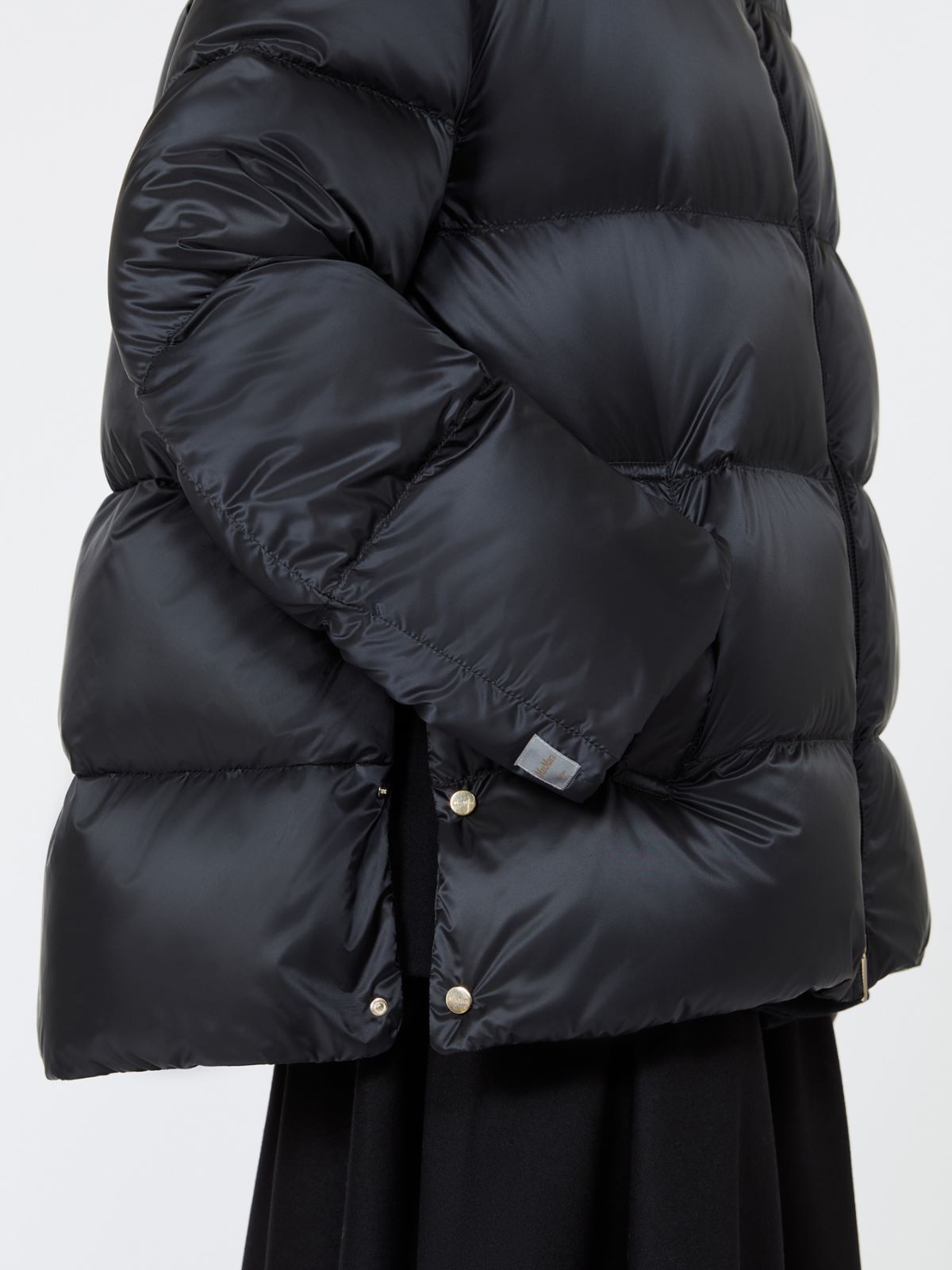 Roomy puffer jacket in water-repellent plain-weave fabric - BLACK - Max Mara - 4