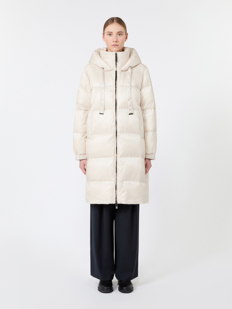 Szeroka pikowana kurtka midi z wodoodpornej tkaniny - WANILIOWY - Max Mara - 2