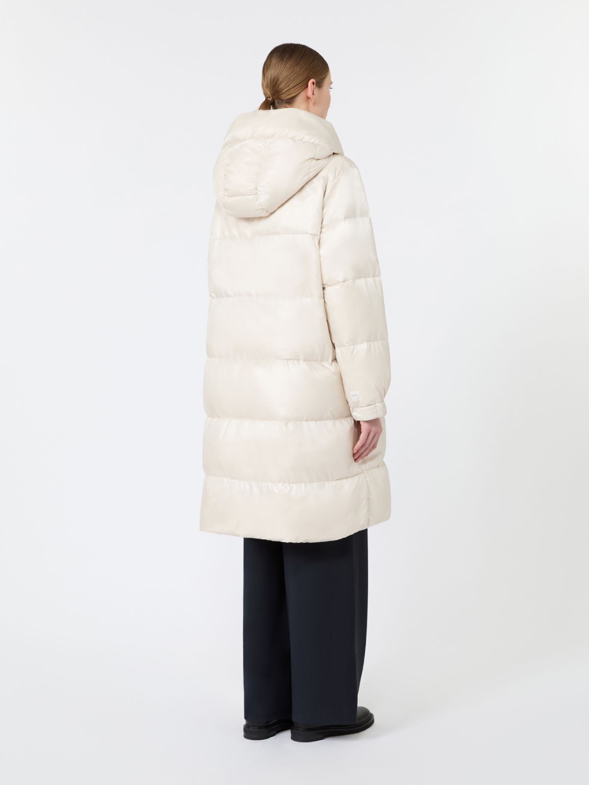 Szeroka pikowana kurtka midi z wodoodpornej tkaniny - WANILIOWY - Max Mara - 3