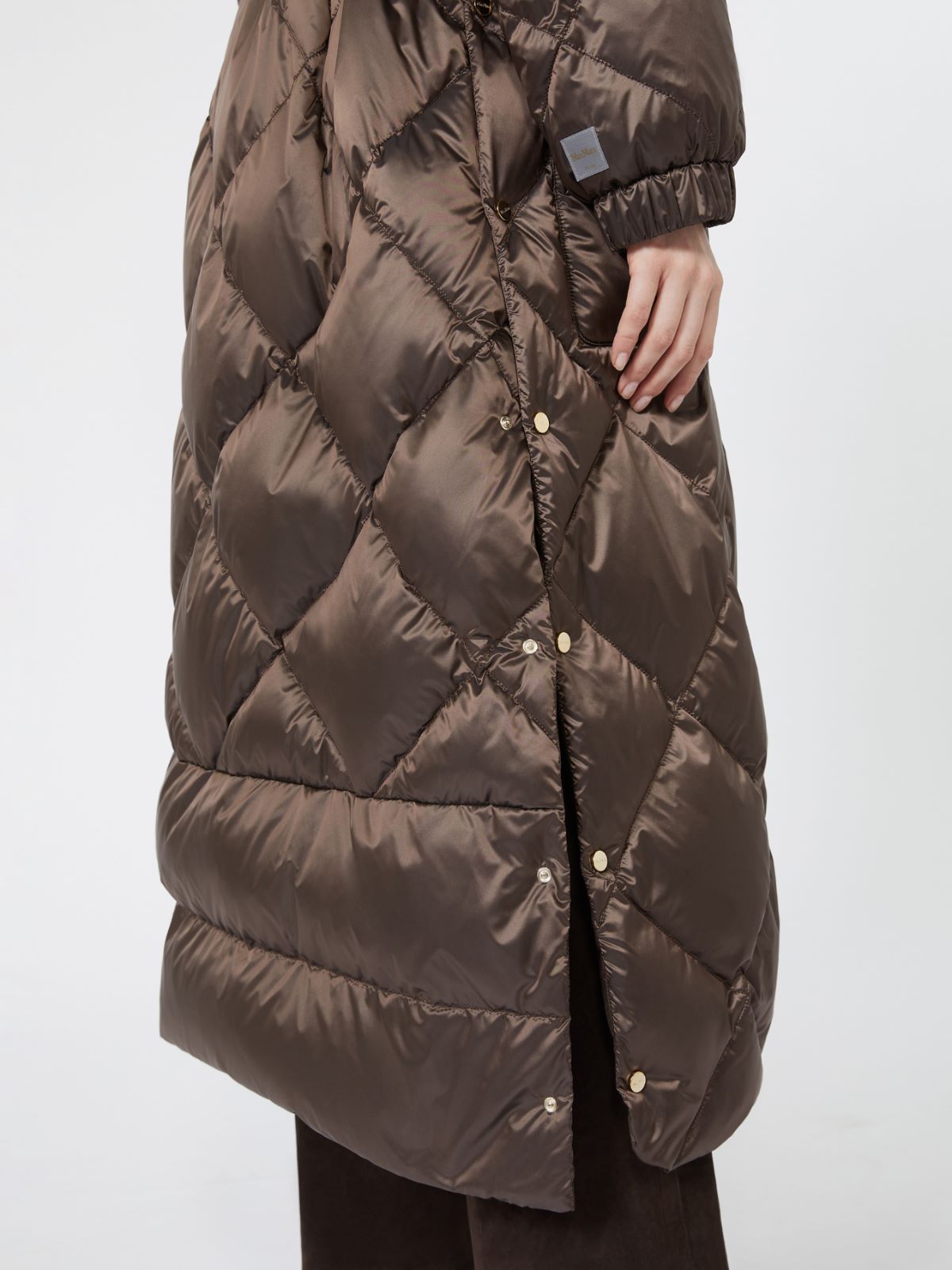 Long puffer in quilted water-repellent fabric - BROWN - Max Mara - 4