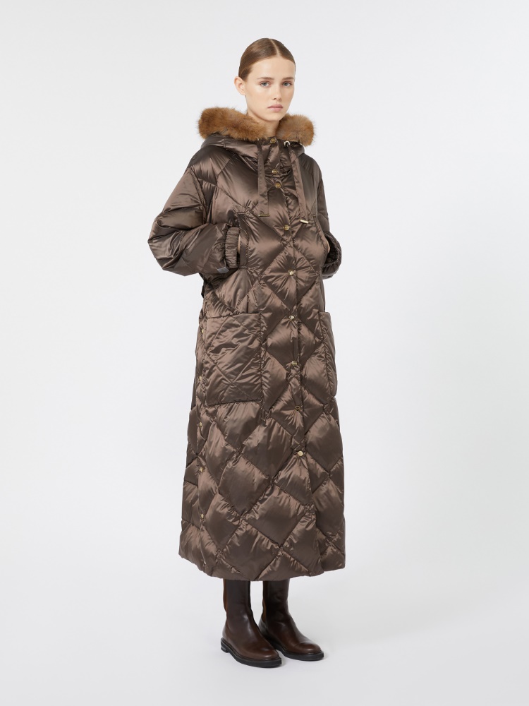 Long puffer in quilted water-repellent fabric - BROWN