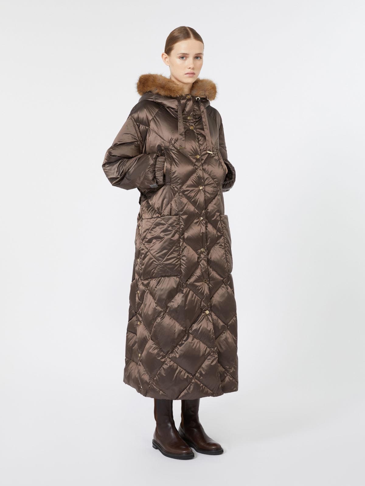 Long puffer in quilted water-repellent fabric - BROWN - Max Mara